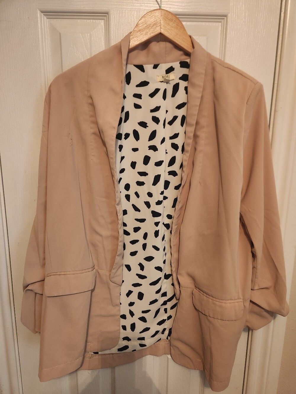 Kori America Cardigan Blazer Size Medium Padded Shoulders Cream Colored Open
